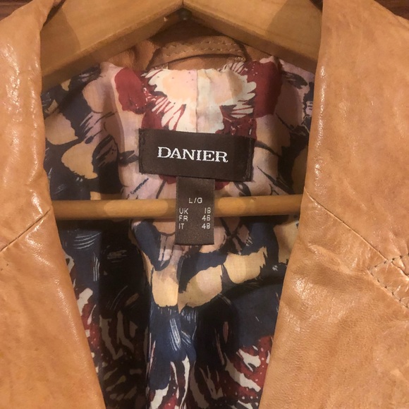 Danier leather jacket - Picture 2 of 5